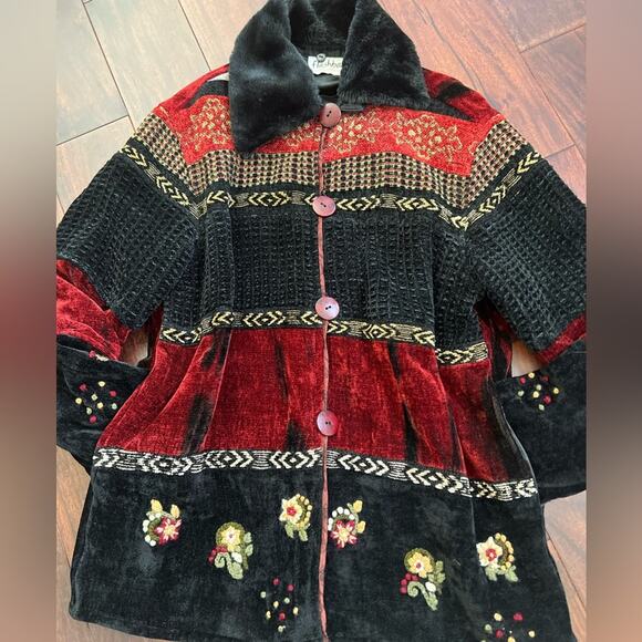 Vintage Boho Embroidered Velvet Jacket Red Black Artsy Patchwork Jacket Size M - Picture 13 of 13